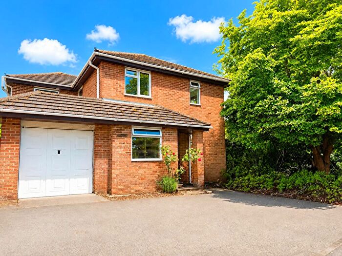 4 Bedroom Detached House For Sale In Woking, GU21
