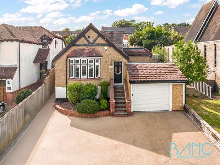 3 Bedroom Detached House For Sale In Northaw Road East, Cuffley, EN6