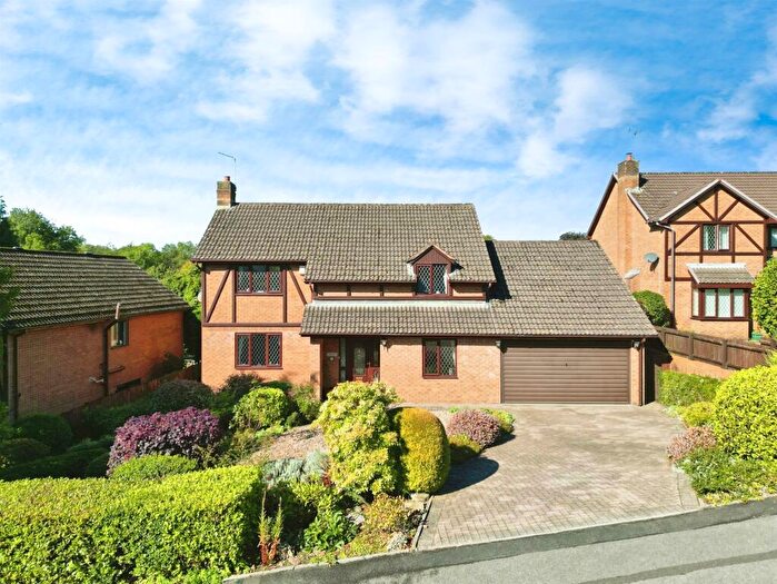 4 Bedroom Detached House For Sale In The Chestnuts, Miskin, Pontyclun, CF72
