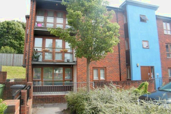 2 Bedroom Flat To Rent In Oakridge Village, Basingstoke, RG21