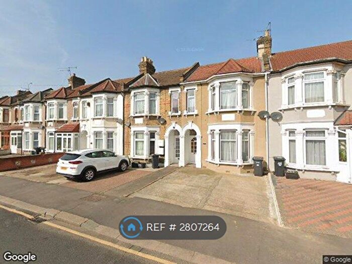 2 Bedroom Flat To Rent In Thorold Road, Ilford, IG1