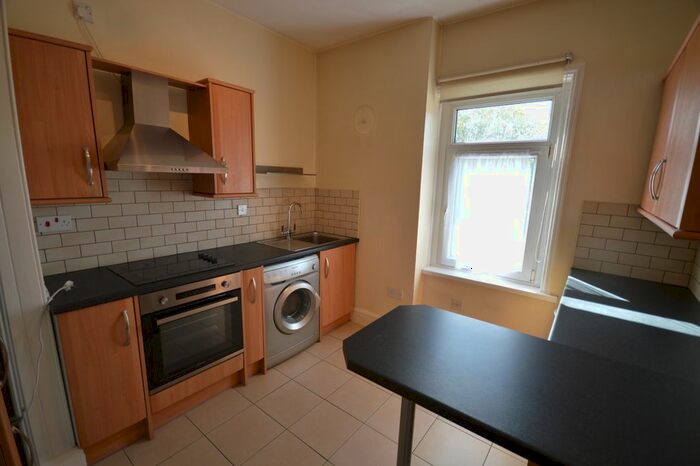 2 Bedroom Flat To Rent In Fidlas Road, Cyncoed, Cardiff, CF14