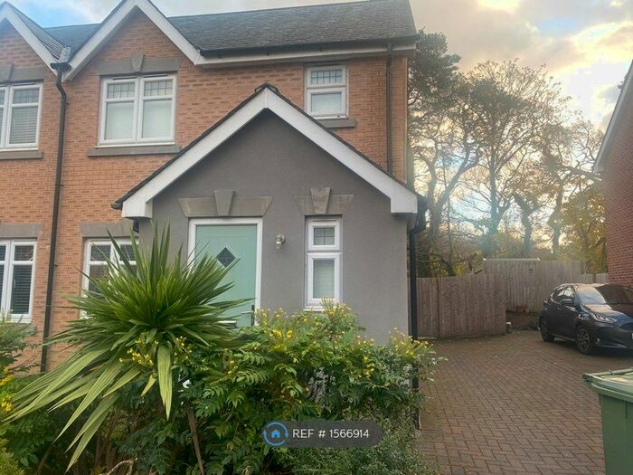 3 Bedroom Semi-Detached House To Rent In Plas Y Coed, Bangor, LL57