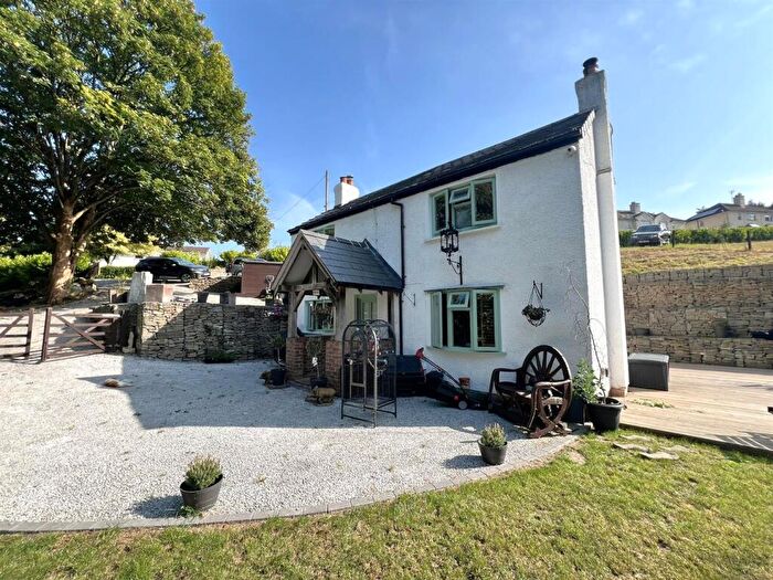 3 Bedroom House For Sale In Camomile Green, Lydbrook, GL17