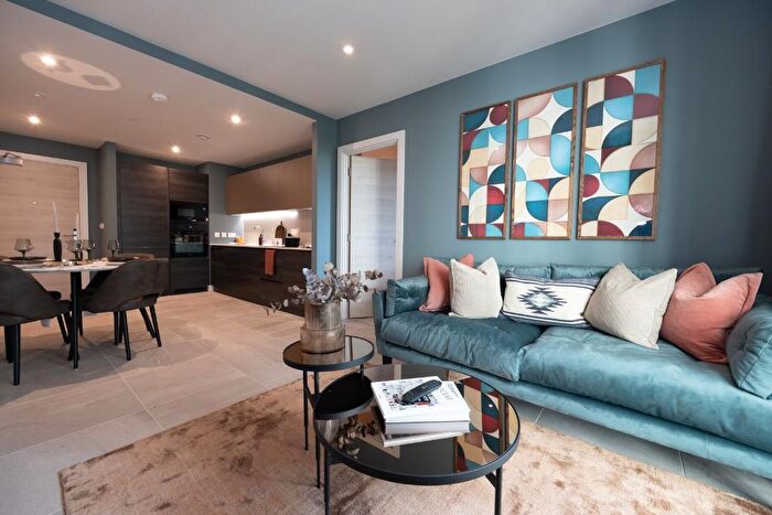 2 Bedroom Flat To Rent In New York Square, Leeds, LS2