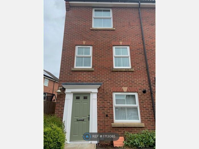 4 Bedroom Semi-Detached House To Rent In Corncrake Mews, Kirkby-In-Ashfield, Nottingham, NG17