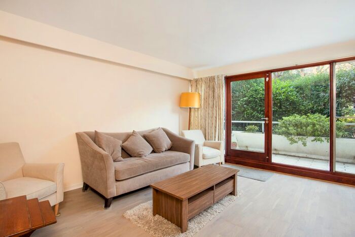 2 Bedroom Flat To Rent In Kendal Steps, St George's Fields, London W2