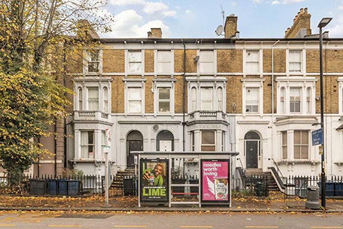 2 Bedroom Flat For Sale In Horn Lane, Acton, W3