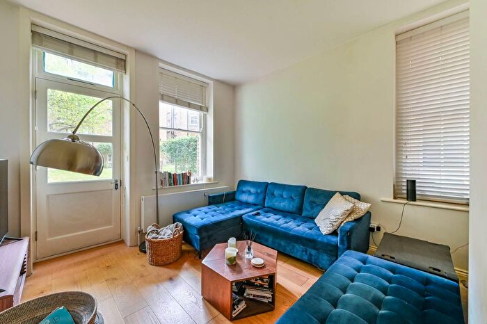 2 Bedroom Flat For Sale In Wymering Mansions, Maida Vale, London, W9