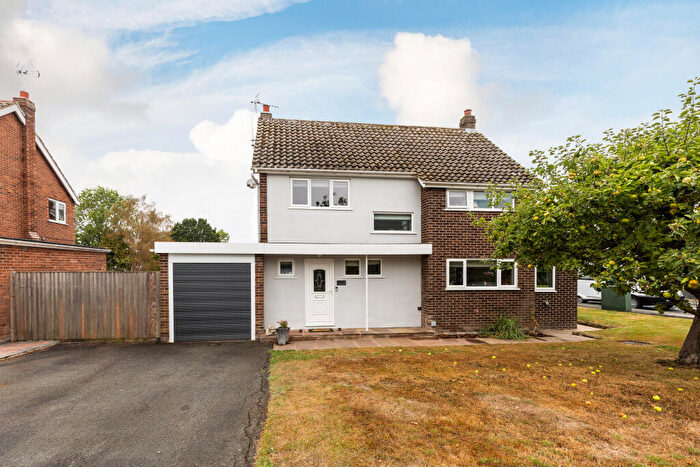 4 Bedroom Detached House For Sale In Tattenhall Road, Chester, CH3