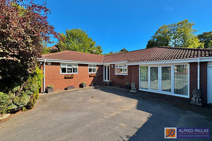 4 Bedroom Detached Bungalow For Sale In Woodville Crescent, High Barnes, SR4