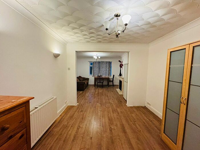 3 Bedroom Semi-Detached House To Rent In Cherry Tree Lane, Rainham, RM13