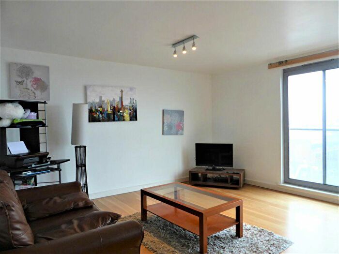1 Bedroom Flat To Rent In Queens Road -, P16