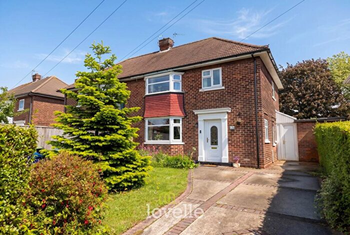 3 Bedroom Semi-Detached House For Sale In Davenport Drive, Cleethorpes, DN35