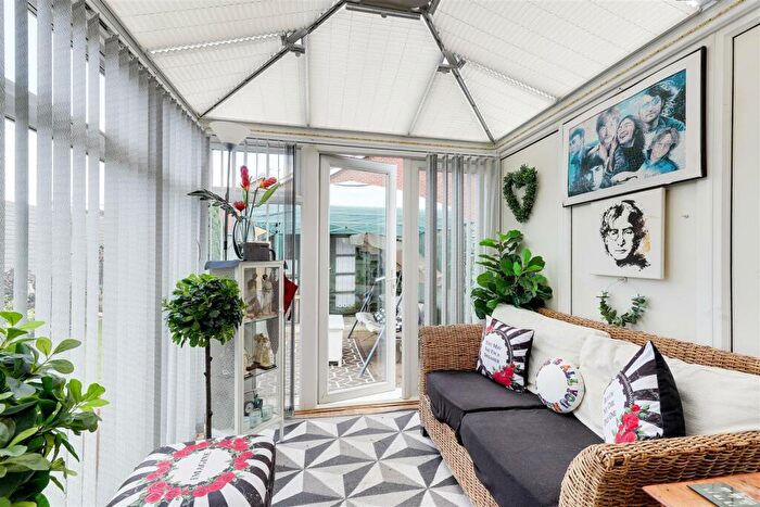 3 Bedroom Terraced House For Sale In Sloethorne Gardens, Arnold, Nottinghamshire, NG5