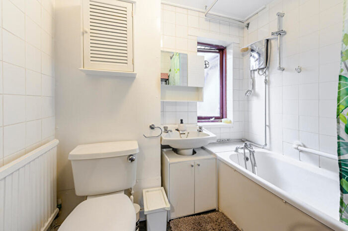 1 Bedroom Flat To Rent In Camden Road, Camden, NW1