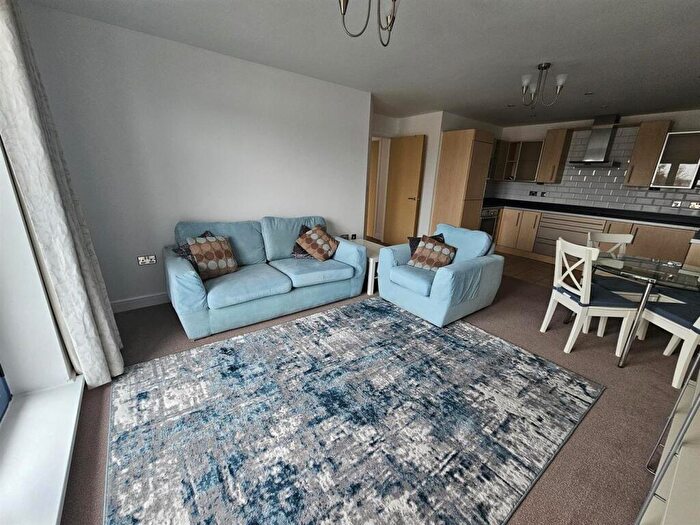 2 Bedroom Flat To Rent In Admiral House, The Quays, Castle Quay Close, Nottingham, NG7