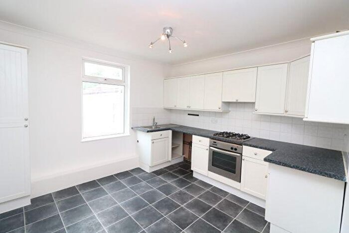 1 Bedroom Maisonette To Rent In Alexandra Road, Chatham, ME4