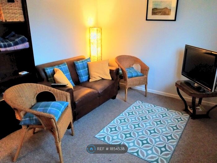 2 Bedroom Flat To Rent In Grandfield, Edinburgh, EH6