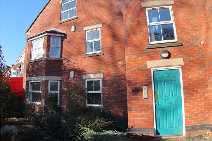 1 Bedroom Flat For Sale In Walsall Road, Lichfield, Staffordshire, WS13
