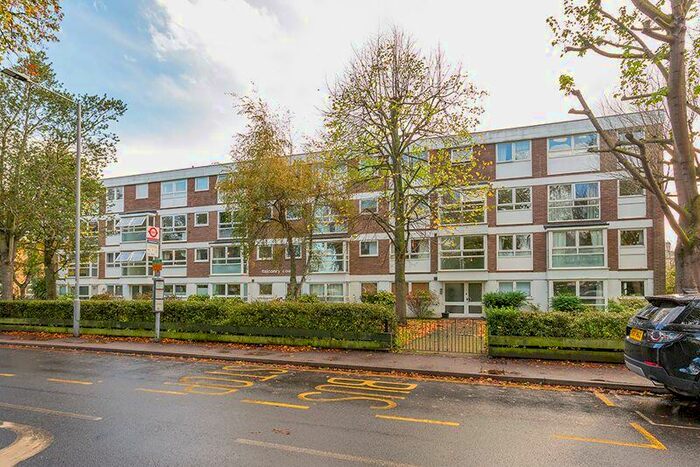 1 Bedroom Flat To Rent In Falconry Court Fairfield South, Kingston Upon Thames, KT1