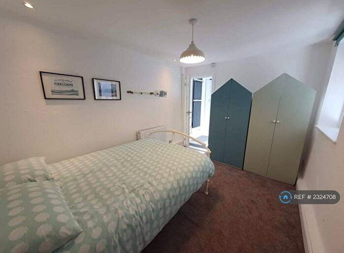 1 Bedroom Flat To Rent In Waverley Road, Southsea, PO5