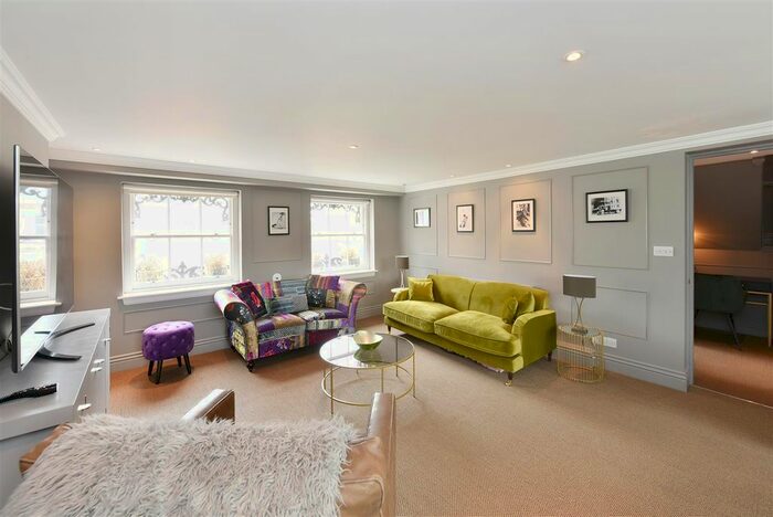 2 Bedroom Flat To Rent In Erskine House, Davies Street, Mayfair, W1K