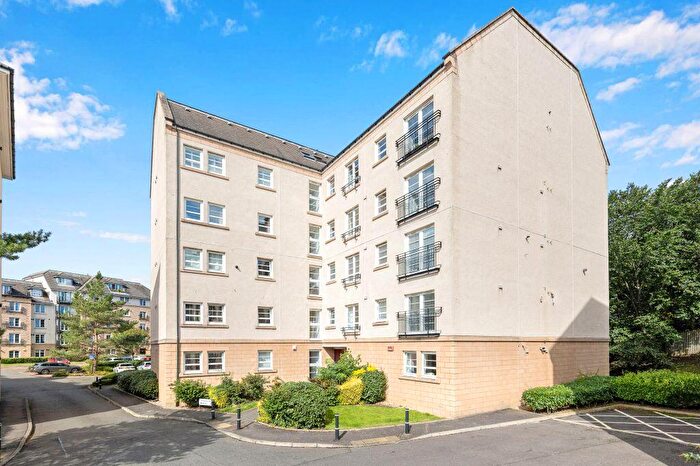 2 Bedroom Flat For Sale In / Powderhall Rigg, Powderhall, Edinburgh, EH7