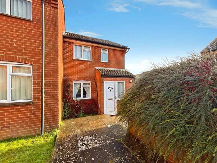 2 Bedroom End Of Terrace House For Sale In Ravenscroft, Salisbury, SP2