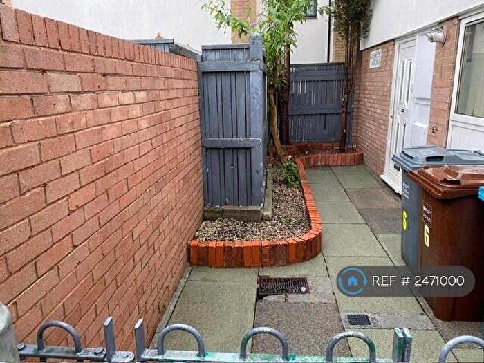 2 Bedroom Terraced House To Rent In Clivewood Walk, Manchester, M12