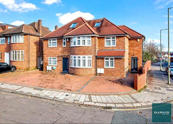 7 Bedroom Detached House For Sale In Queens Way, Hendon, NW4