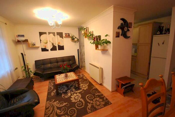 2 Bedroom Flat To Rent In Rochdale Road, Harpurhey, M9