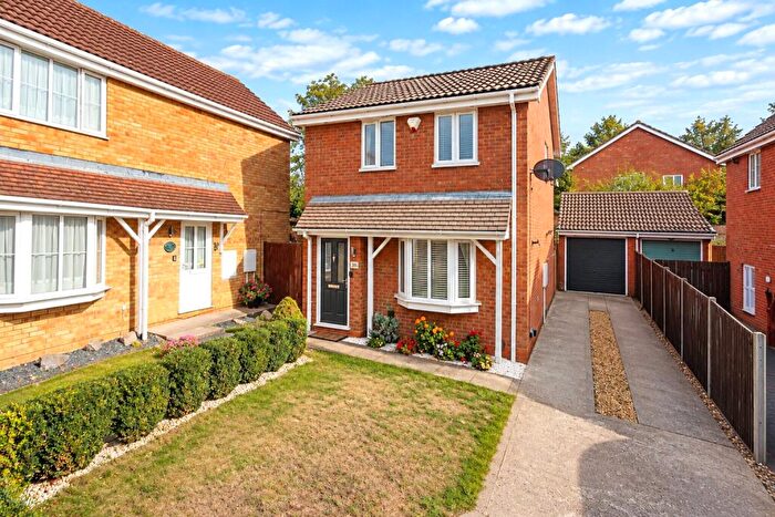 3 Bedroom Detached House For Sale In Gardeners Close, Flitwick, Bedfordshire, MK45