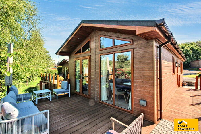 2 Bedroom Mobile Home For Sale In Cartmel Lodge Park, Cartmel, LA11