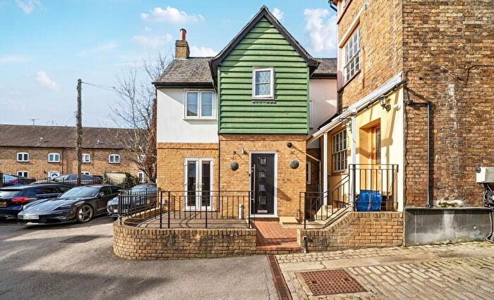 2 Bedroom Detached House For Sale In Town Mill Mews, Hertford, SG14