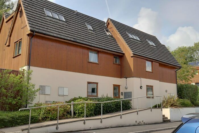 2 Bedroom Flat To Rent In Rowland Place, Purley, CR8