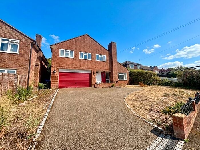 6 Bedroom Detached House To Rent In Potters Way, Laverstock, Salisbury, SP1