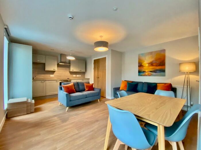 3 Bedroom Flat To Rent In Leven Street, Meadows, Edinburgh, EH3