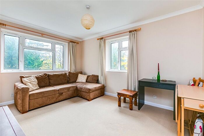 2 Bedroom Flat To Rent In John Dee House, Mortlake High Street, SW14