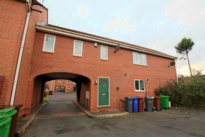 Studio To Rent In Drayford Close, Sale, M23