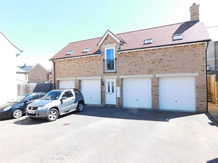2 Bedroom Apartment To Rent In Heathcliff Avenue, Stotfold, Hitchin, SG5