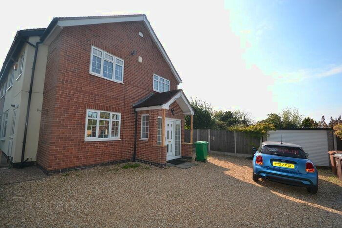 4 Bedroom Semi-Detached House To Rent In Trowell Road, Wollaton, Nottingham, NG8