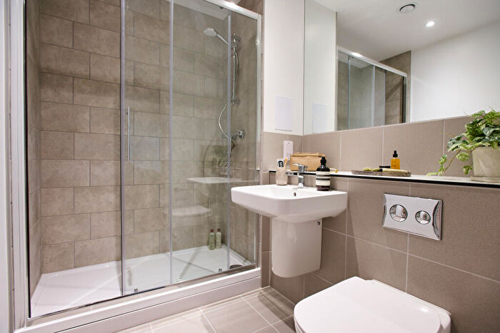 2 Bedroom Apartment To Rent In The Holloway, B1