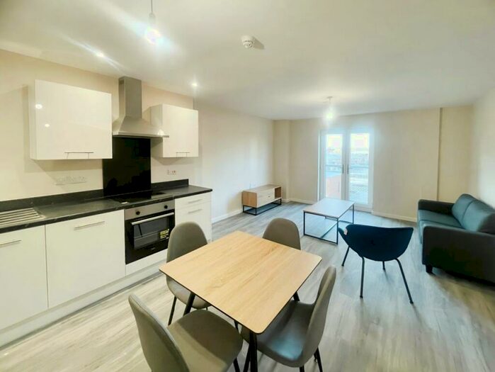 2 Bedroom Apartment To Rent In Belltower House, City Road, M15
