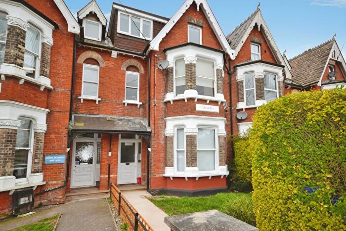 1 Bedroom Apartment To Rent In Warley Hill, Brentwood, Essex, CM14
