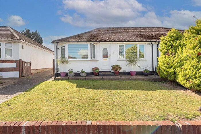 2 Bedroom Semi-Detached Bungalow To Rent In Driftwood Avenue, St. Albans, AL2