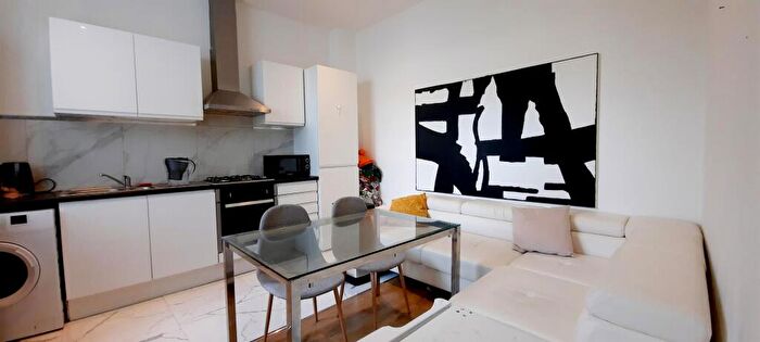 2 Bedroom Apartment To Rent In Cambridge Road, West Kilburn, London, NW6