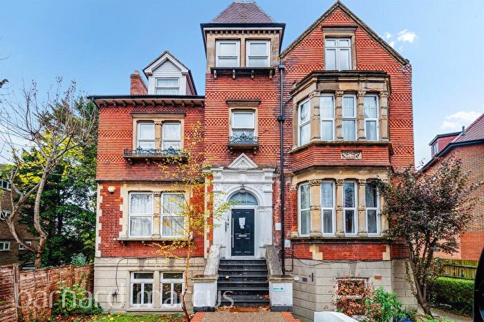 2 Bedroom Flat For Sale In Harewood Road, South Croydon, CR2