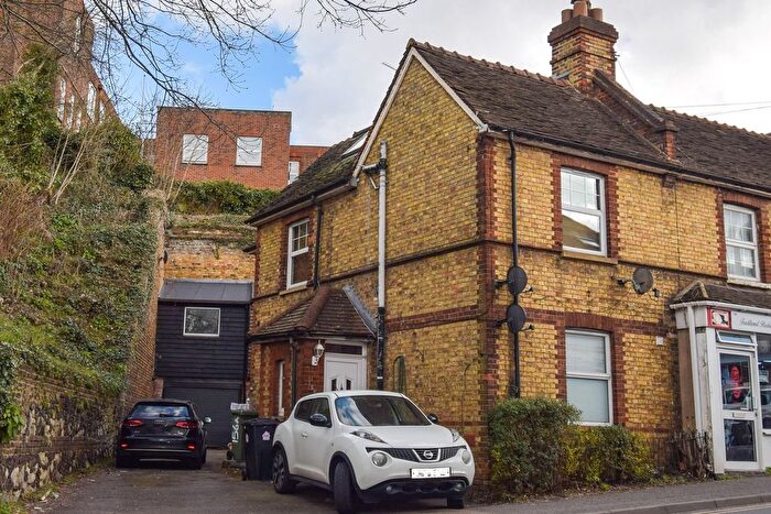 2 Bedroom Flat For Sale In St Johns Hill, Sevenoaks, TN13