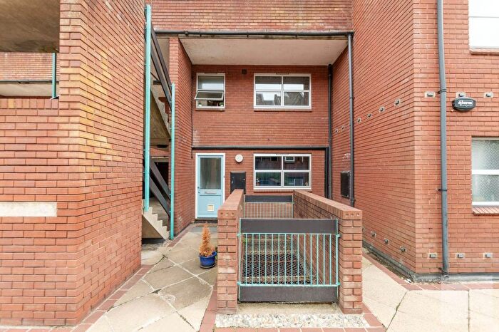 2 Bedroom Flat For Sale In Watlings Court, Norwich, NR2